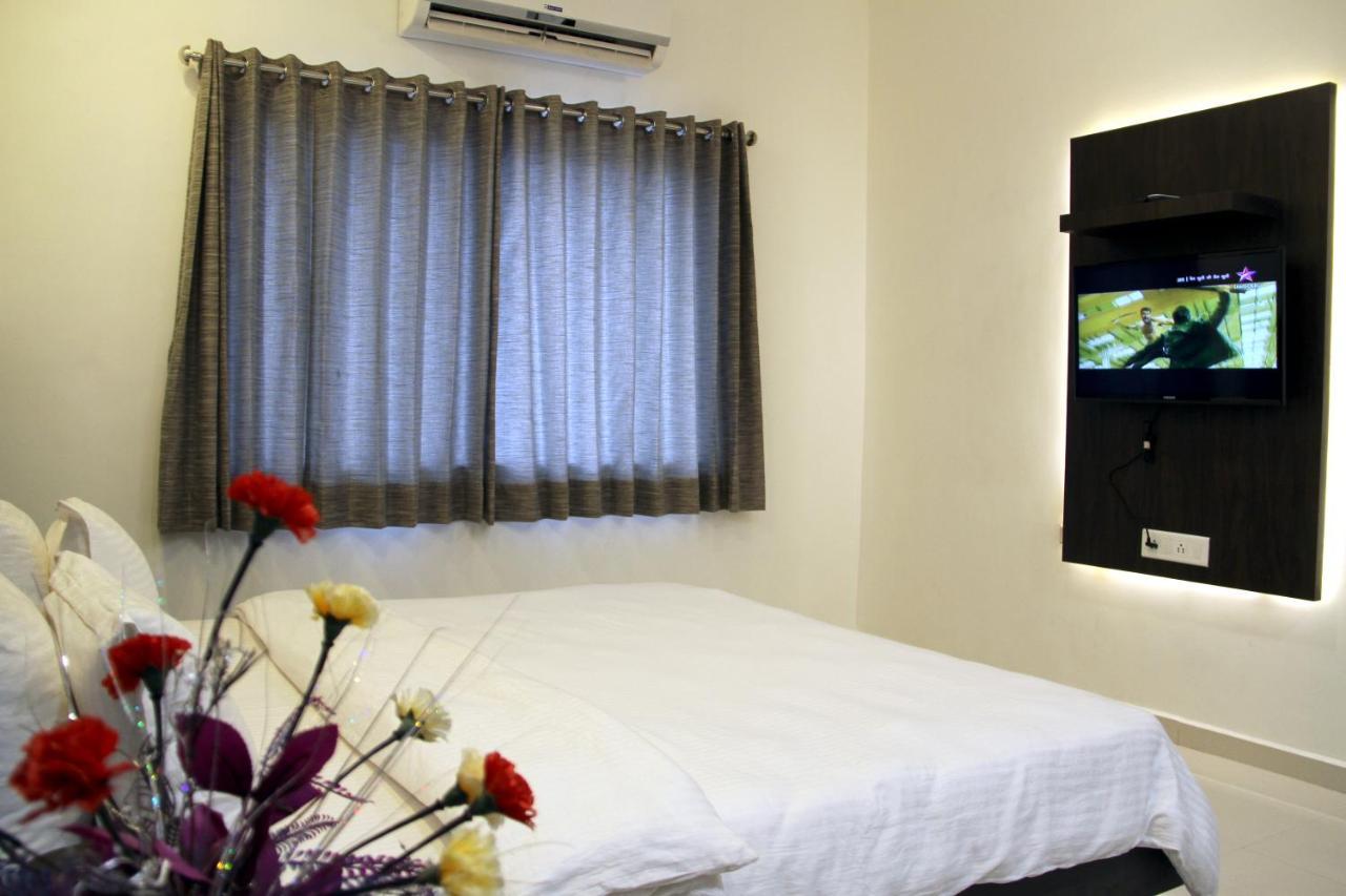 Hotel Aditya Talala Luaran gambar