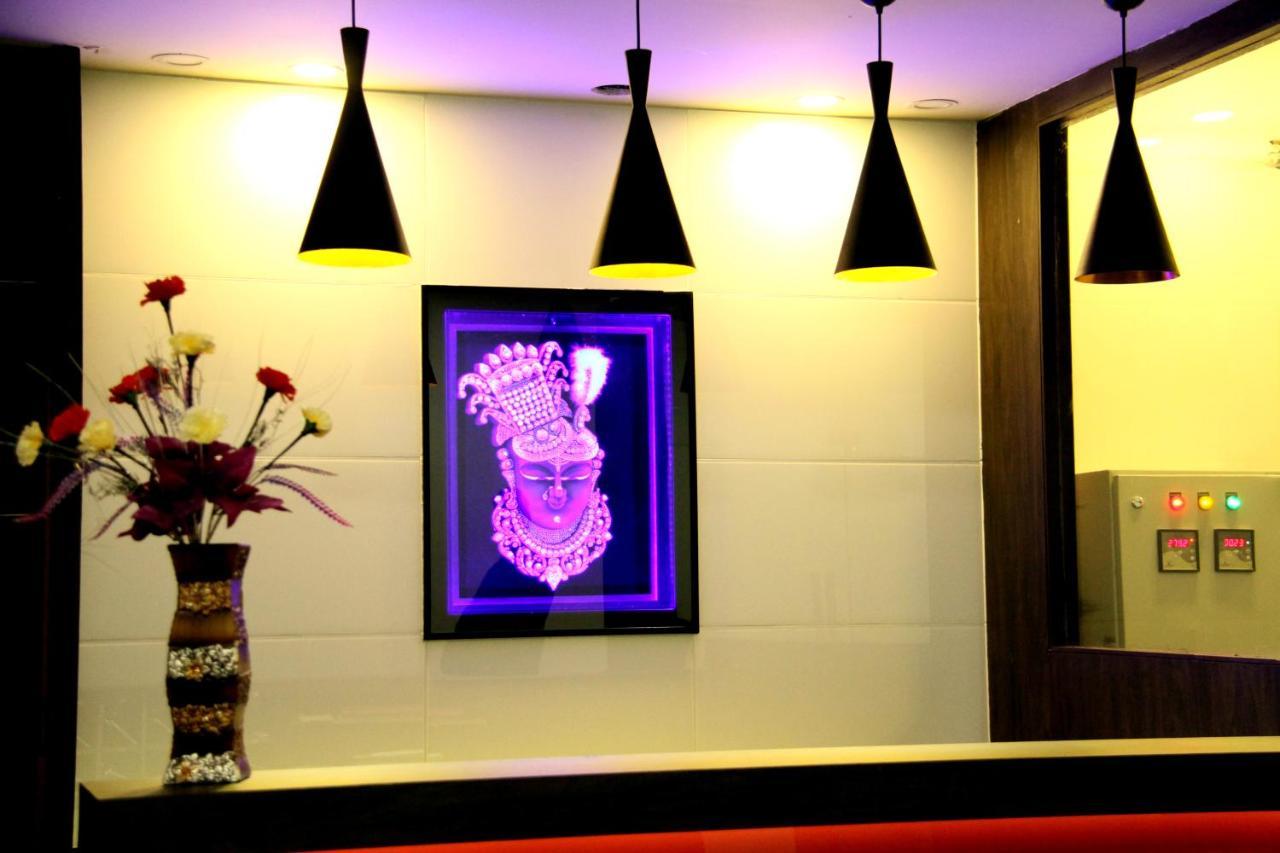 Hotel Aditya Talala Luaran gambar